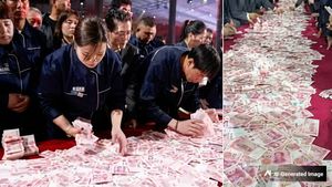 விருந்துக்கு அழைக்கப்பட்ட ஊழியர்கள்!! டேபிள் நிறைய கொட்டி கிடந்த பணம்!! அப்புறம் நடந்தது தான் டிவிஸ்ட்!!