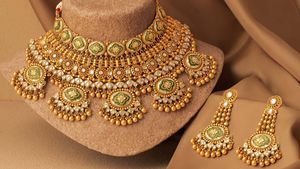 தங்கம் வாங்குற பிளான் இருக்கா? போன்ல இந்த APP வச்சிக்கோங்க போலி தங்கத்த ஈஸியா கண்டுபிடிச்சிடலாம்!!