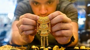 தங்கம் விலை 17500 ரூபாய் உயர்வு.. அதிர்ச்சியில் மக்கள்.. இனி தொடர்ந்து உயருமா..?