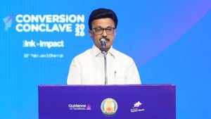 5 ஆண்டுகளில் ரூ.10.43 லட்சம் கோடி முதலீடுகள், 33 லட்சம் வேலைவாய்ப்புகள்!! மாஸ் காட்டும் தமிழக அரசு!!