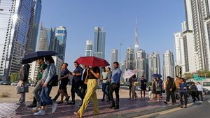 துபாயில் விமான சேவைகள் இயல்பு நிலைக்கு திரும்பியதா? அரசு வெளியிட்ட முக்கிய அப்டேட்!!