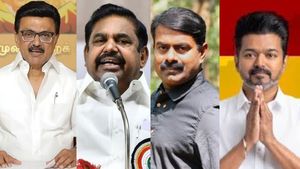 தமிழக சட்டமன்ற தேர்தலில் ரூ.2000 செய்ய போகும் மேஜிக்!! பெண்கள் நினைச்சா எதுவும் நடக்கும்!!