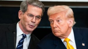 டிரம்ப் அடித்த அந்தர் பல்டி.. ஈரான் மீதான தடை நீக்கம்.. எல்லாம் தலைகீழாக மாறுதே..!!