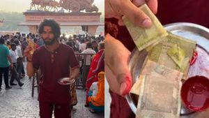 3 மணி நேரத்தில் ரூ.2,000 வருமானம்.. தட்டும், பொட்டும் இருந்தா மட்டும் போதும்!! செம பிஸ்னஸ் ஐடியா!!