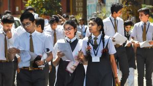 CBSE புதிய அறிவிப்பு: 10ஆம் வகுப்பு சான்றிதழ் பெற மூன்றாவது மொழி தேர்ச்சி கட்டாயம்..