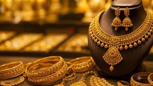 ஜூலையில் தங்கம் விலை சவரன் ரூ.1 லட்சத்திற்கு கீழ் செல்லுமா? இது மட்டும் நடந்தா போதும்..!!