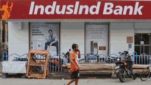 IndusInd வங்கி பங்கு மதிப்பு ஒரே நாளில் 5% சரிவடைந்தது ஏன்? இப்போது இந்த பங்கில் முதலீடு செய்யலாமா?   