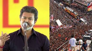 கரூர் கூட்ட நெரிசலில் இறந்தவர்களுக்கு நினைவுச்சின்னம்: முதலமைச்சர் விஜய் அறிவிப்பு..!! 