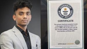 16 வயதிலேயே CA முடித்த இந்திய மாணவர்... கின்னஸ் சாதனை புத்தகத்திலும் இடம் பிடித்தார்..!!