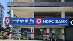 HDFC வங்கியில் ஹோம் லோன் வாங்கி இருக்கீங்களா? உங்களுடைய EMI குறையப் போகுது! ஆனா ஒரு கண்டிஷன்!