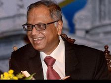 ఇన్పోసిస్‌ కంపెనీ ఎగ్జిక్యూటివ్ చైర్మన్‌గా మూర్తి.. పై స్దాయిలో మార్పులు