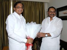 బీమా రిపోసిటరీని ప్రారంభించిన చిద్దూ, సిఎం భేటీ