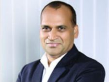 జగన్ పార్టీలోకి రామ్‌కీ అధినేత