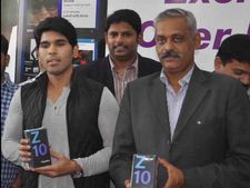  ‘లాట్’ స్టోర్‌లో అల్లు శిరీష్ సందడి(ఫొటో)
