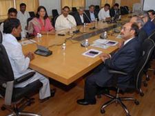 నిరంతర విద్యుత్: సిఐఐ ప్రతినిధులతో కెసిఆర్