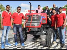  మార్కెట్‌లోకి కొత్త మహీంద్రా అర్జున్‌ నోవో(పిక్చర్స్)