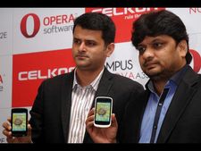 చౌక ధరలో సెల్‌కాన్ సరికొత్త స్మార్ట్‌ఫోన్(ఫొటోలు)
