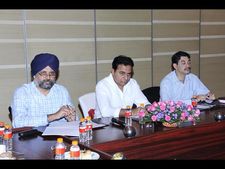 నలుదిశలా ఐటి కారిడార్లు: కెటిఆర్(పిక్చర్స్)