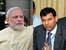 విదేశీయులను ఆకర్షిస్తున్న మోడీ-రాజన్-కమోడిటీస్