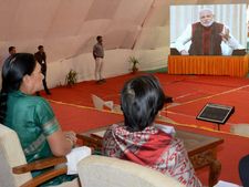 పేరుకుపోయిన పీఎఫ్ సొమ్మును ఆధార్ ద్వారా బ్యాంకు ఖాతాల్లోకి: మోడీ