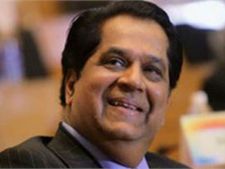బ్రిక్స్ బ్యాంక్ అధ్యక్షుడిగా కేవీ కామత్ 
