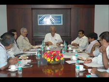 విమాన ప్రయాణం భారం: టికెట్‌పై 2 శాతం సుంకం 
