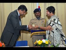 రాజన్ మనసు దోచిన గోల్కోండ కోట (ఫోటోలు)