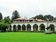  మ‌న దేశంలో ఈ పాఠ‌శాల‌లు మ‌హా ఖ‌రీదు