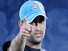 నా రూ.150 కోట్లు నాకు ఇవ్వండి అంటూ కేసు వేసిన ధోని ఏంటో చూడండి!