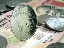 డాలర్ తో పోల్చిచూస్తే రూపాయి నేడు బాగా పుంజుకుంది.