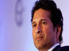 మొత్తం తిరిగిచ్చేసిన సచిన్?అందుకేనేమో క్రికెట్ గాడ్ అంటారు?