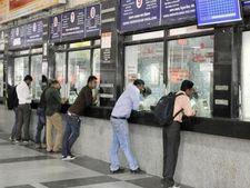 IRCTC తత్కాల్ టికెట్ బుకింగ్ నియమాలను  మారాయి ఏంటో చూడండి