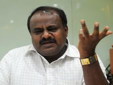 కుమారస్వామికి ఏమైంది అసలు ఎందుకు ఇలా చేస్తున్నాడు? మరి ఇంత కఠినం..