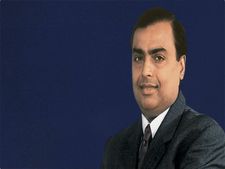 సంపన్నుడైన అంబానీ జీతం ఇంత తక్కువనా?