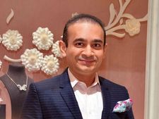 నిరవ్ మోడీ కి సంబందించిన కేసు పత్రాలు అగ్నిప్రమాదంలో కాలిపోయాయి?