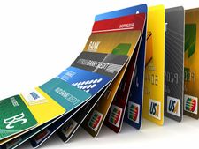 మీరు అధిక సంఖ్యలో  క్రెడిట్ కార్డులు వాడుతున్నారా.ఐతే ఇది చూడండి.