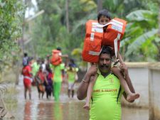 కేరళకు సహాయం చేయడానికి ముందుకు వస్తున్న కంపెనీలు 