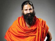 ముందుకొచ్చిన బాబా రామ్ దేవ్ కేరళకు రూ.2 కోట్లు  సహాయం పతంజలి ప్రొడక్ట్స్‌ 