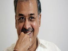 వ్యాపారానికి డబ్బు లేదా? అయితే ఇతడిని చూడండి రూ.10 వేలతో స్టార్ట్ చేసి కోట్లు సంపాదించాడు.