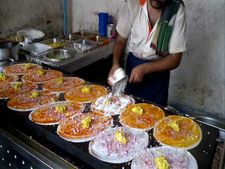 ప్రముఖ పుణ్యక్షేత్రం తిరుపతి లో హోటళ్ల బాగోతం చూడండి.తస్మాత్ జాగ్రత్త?