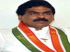 లగడపాటిని ఒక రేంజ్ లో ఆడుకుంటున్న నెటిజన్లు మీరే చూడండి.
