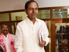 ఓట్ అన్ అకౌంట్ బడ్జెను అసెంబ్లిలో ప్రవేశపెట్టిన తెలంగాణ ముఖ్యమంత్రి కేసిఆర్...