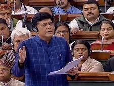 తొమ్మిదిన్నర లక్షల వరకు పన్ను కట్టాల్సిన అవసరం ఉండదు.. అది ఎలాగంటే వివరణ ఇచ్చిన కేంద్రం