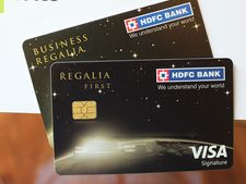 HDFC రేగాలియా ఫస్ట్ క్రెడిట్ కార్డ్ తెలుసా?: రివార్డ్స్, ప్రియారిటీ పాస్.. మరిన్ని తెలుసుకోండి