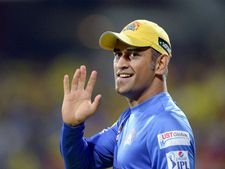 ధోనీ ఐపీఎల్ శాలరీ ఎంతో తెలుసా, మొత్తం ఆస్తులు ఎంతంటే?