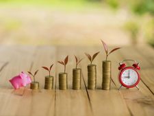 ఫిక్స్‌డ్ డిపాజిట్ చేయాలనుకుంటున్నారా... అయితే ఈ విషయాలు తెలుసుకోవాల్సిందే. 