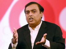 ముఖేష్ అంబానీ రిలయన్స్‌కు షాక్: JIO టారిఫ్ 20శాతం దాకా పెంచితేనే...!