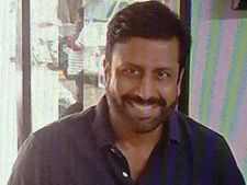 10 గం.ల పాటు రవిప్రకాశ్ విచారణ, పొంతనలేని జవాబులు: మోజో టీవీ చేజారిందా?