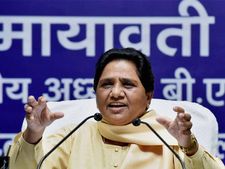 షాక్: రూ.400 కోట్ల మాయావతి సోదరుడి ఆస్తుల జప్తు