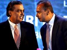 అనిల్ అంబానీకి భారీ ఊరట...ఆర్ కామ్ ను కొనుగోలు చేయనున్న రిలయన్స్ జియో..?